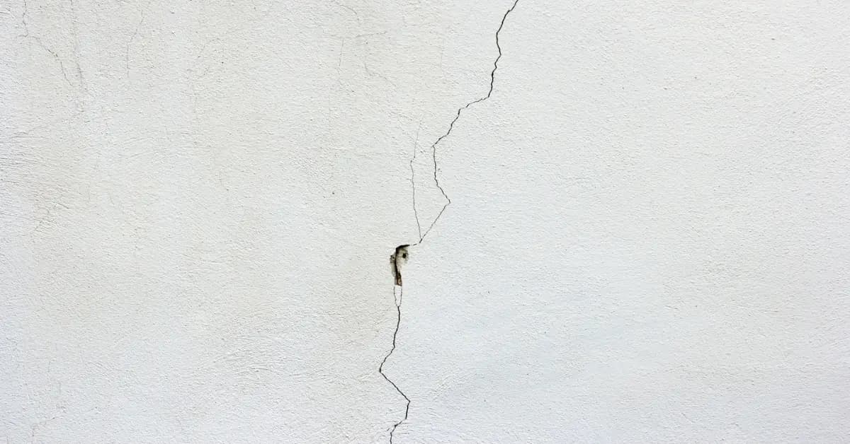 fissure facade