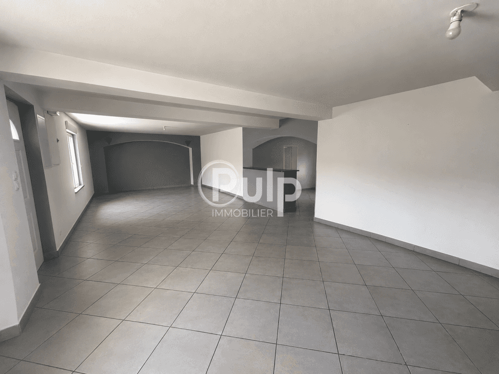 À VENDRE – Authentique Longère avec vaste hangar sur 4 549 m² de terrain à Conchy-sur-Canche