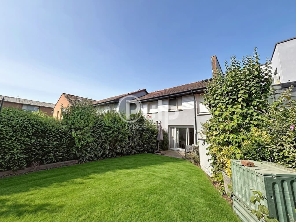 Maison familiale : 4 chambres au calme, jardin et grand garage à Loos