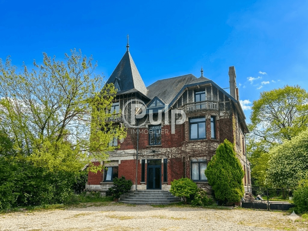 EXCLUSIVITÉ : L'Exception Bourgeoise sur un Domaine de 7 000 m²