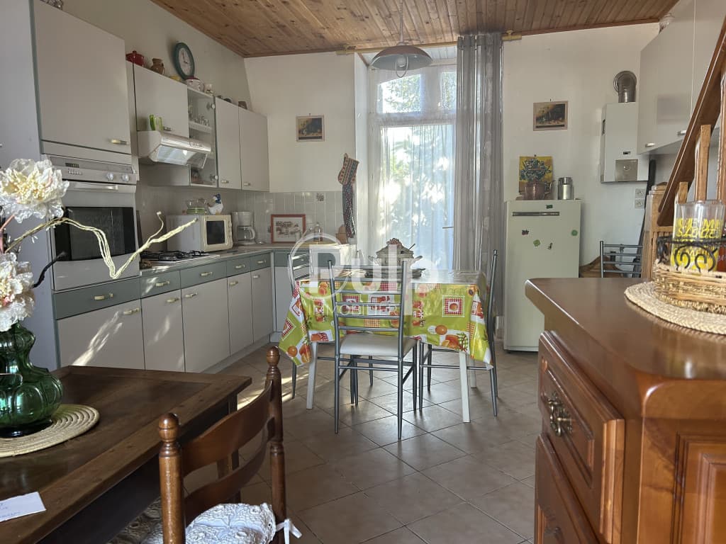 Charmante Maison en Pierre à Surgères