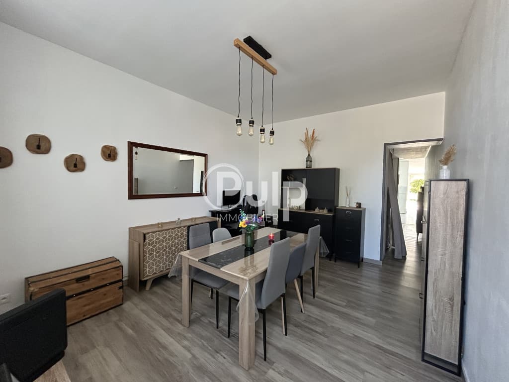 Maison 3 chambres sans travaux avec jardin et stationnement privatif