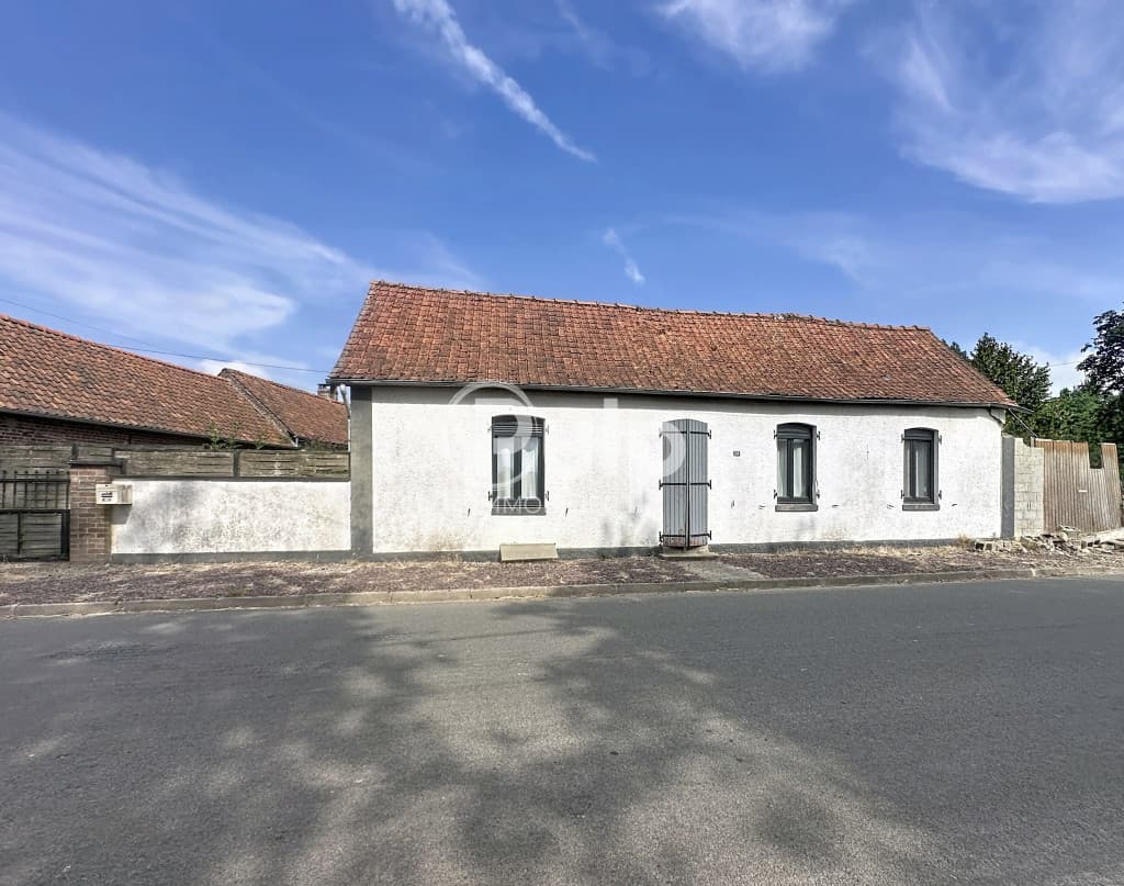 Ancienne fermette à rénover à Bonnières avec plus de 1 600 m² de terrain