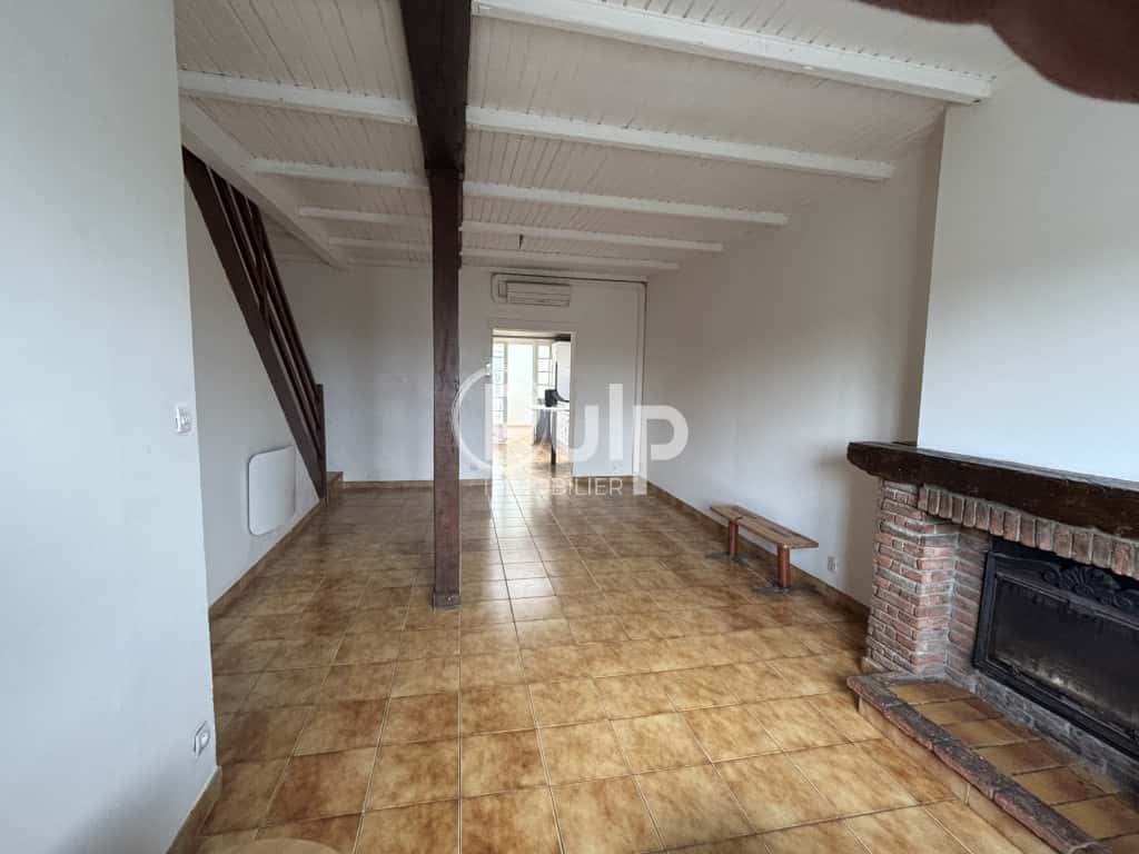 Maison avec grand garage à vendre à Saint-Sylvestre-Cappel