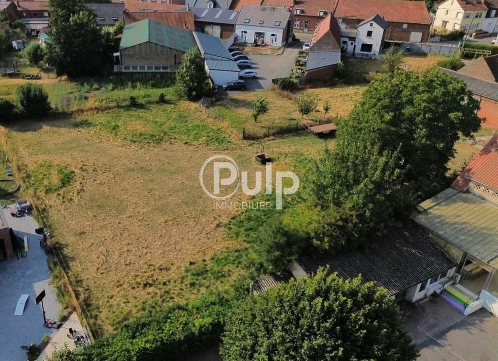 Neuville-Saint-Vaast, magnifique terrain de plus de 2000m2 au coeur du village