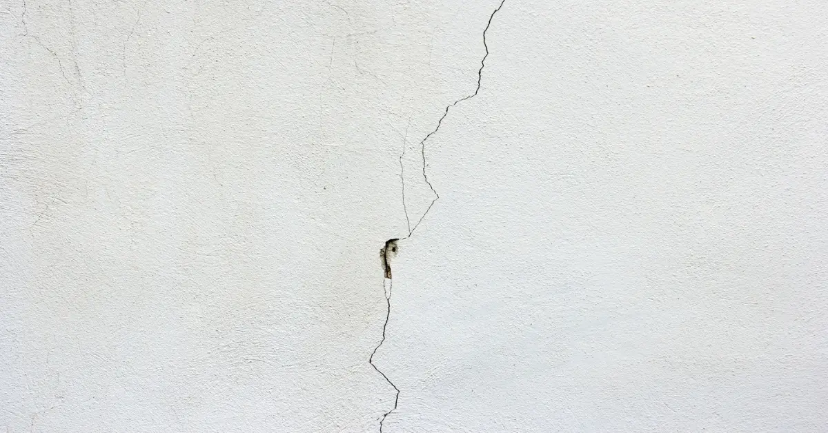 fissure facade