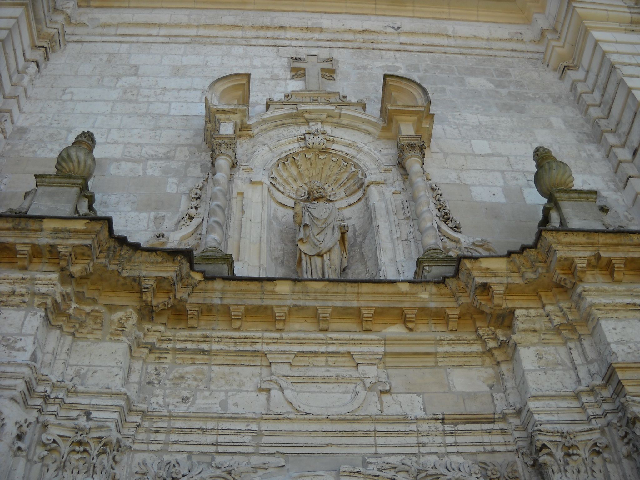 Le portail de l'église Saint-Martin de Carvin